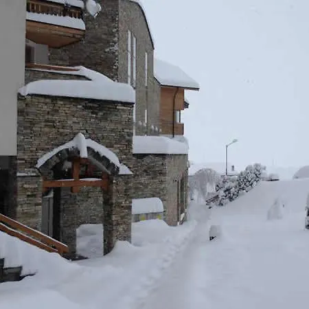 St. John Hill بانسكو